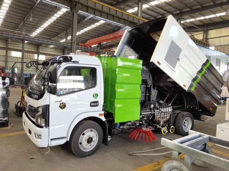 程力威牌CLW5121TXS6洗掃車