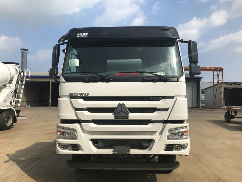 重汽豪沃輕量化攪拌車優(yōu)勢明顯