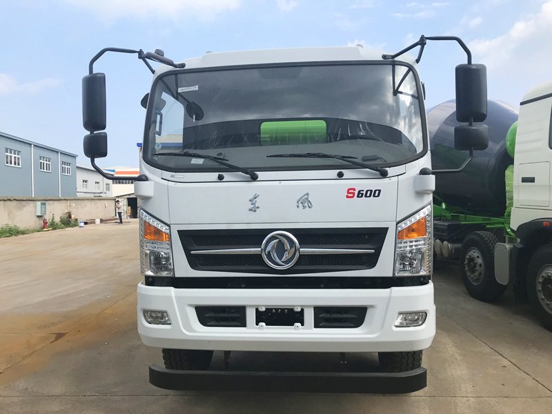 東風(fēng)隨專7方混凝土攪拌車