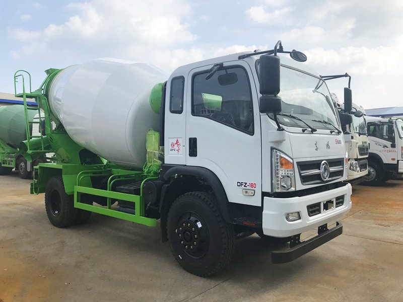 東風(fēng)隨專7方混凝土攪拌車