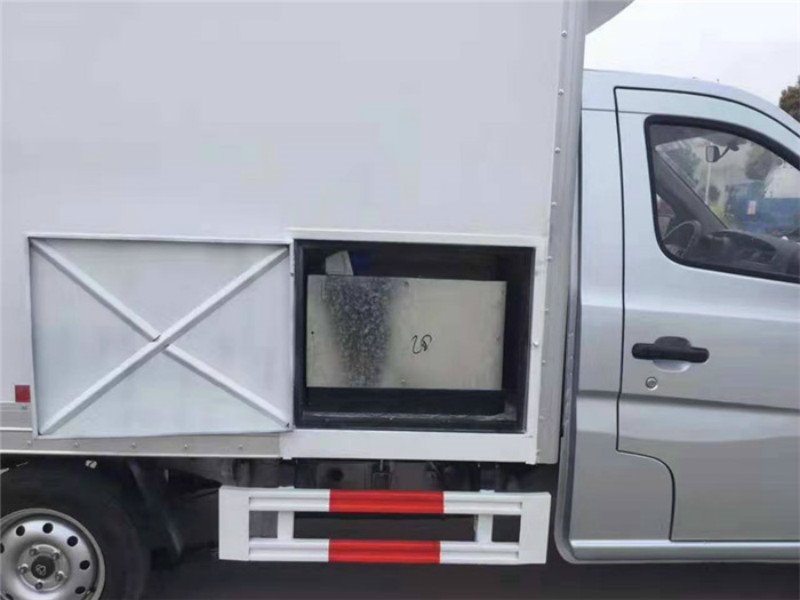 長(zhǎng)安之星牛奶運(yùn)輸專用冷藏車