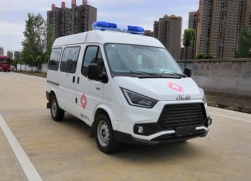 程力威牌CLW5042XJHCD6救護(hù)車