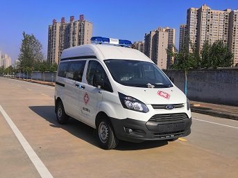程力威牌CLW5041XJHCD6救護車
