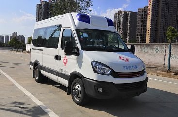 程力威牌CLW5042XJHNJ6救護車
