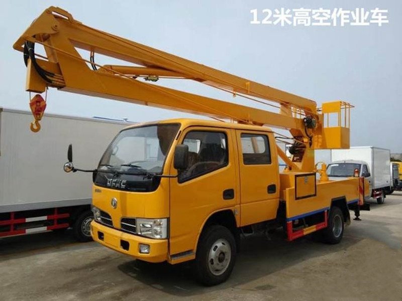 東風(fēng)多利卡12米高空作業(yè)車