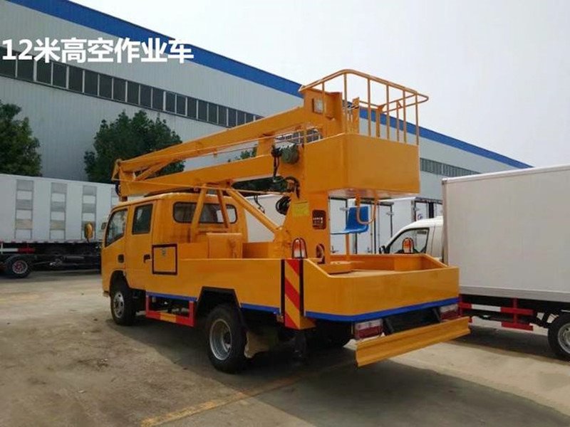 東風(fēng)多利卡12米高空作業(yè)車