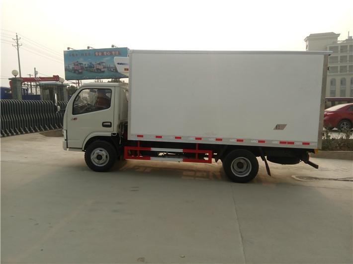 火爆的東風(fēng)多利卡4.2米國(guó)六小型冷藏車