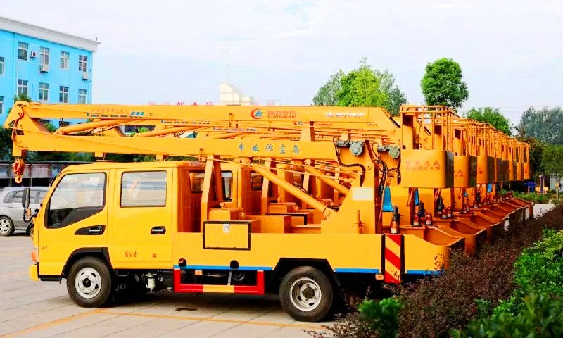高空作業(yè)車操作需要注意哪些？