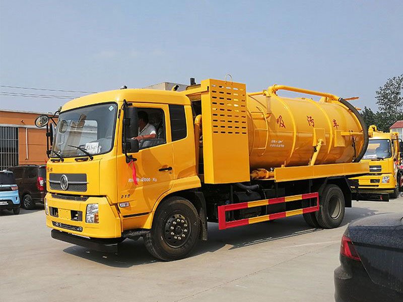 國(guó)六東風(fēng)天錦清洗吸污車
