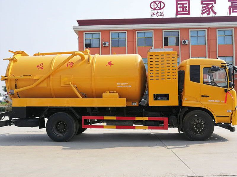 國(guó)六東風(fēng)天錦清洗吸污車