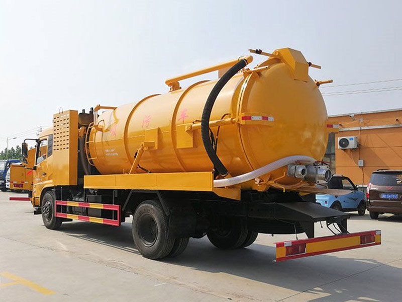 國(guó)六東風(fēng)天錦清洗吸污車