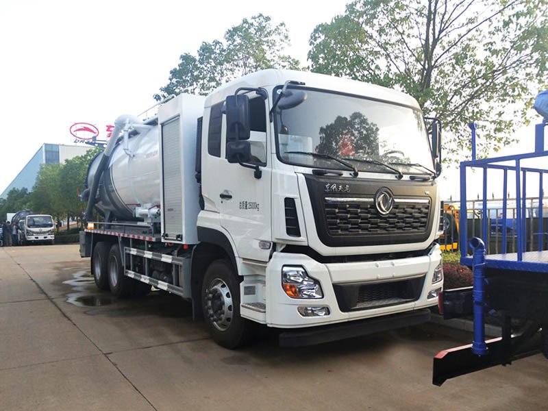 東風(fēng)天龍后雙橋清洗吸污車