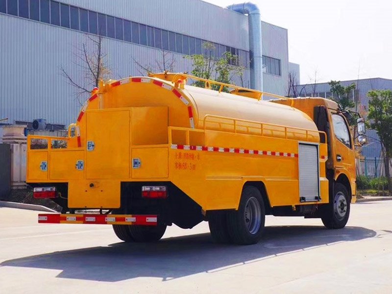 東風(fēng)多利卡清洗車 8噸管道清洗車
