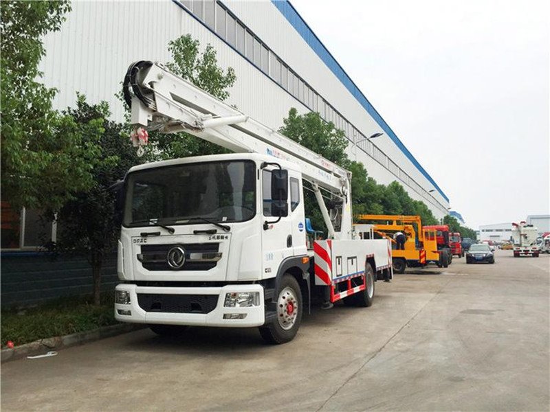 東風(fēng)12米高空作業(yè)車