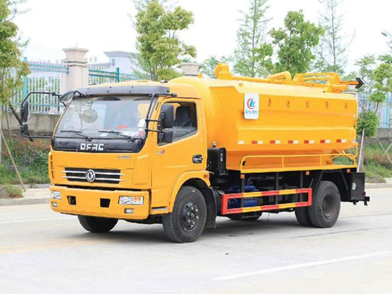 東風(fēng)大多利卡清洗吸污車(chē)