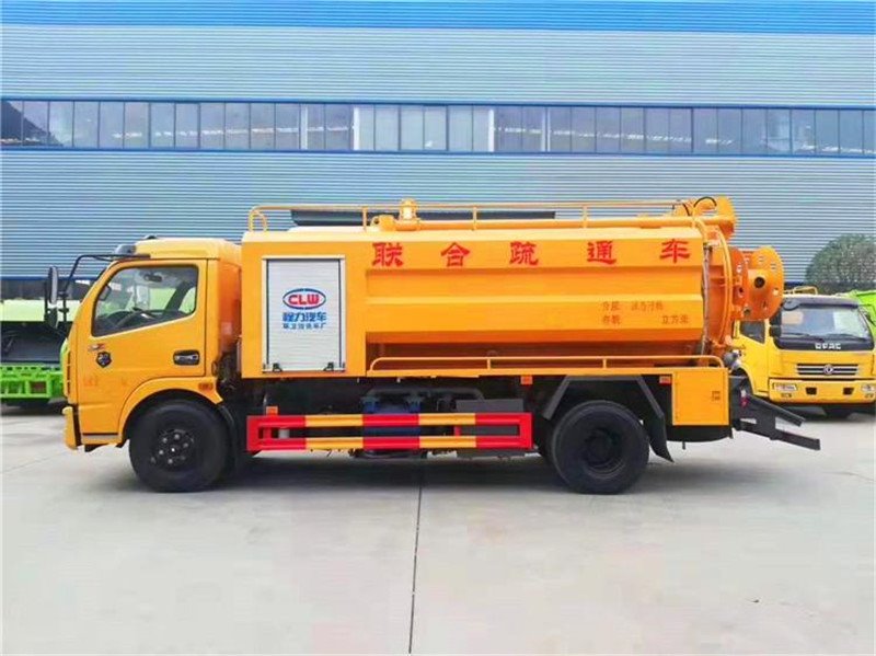 東風多利卡清洗吸污車