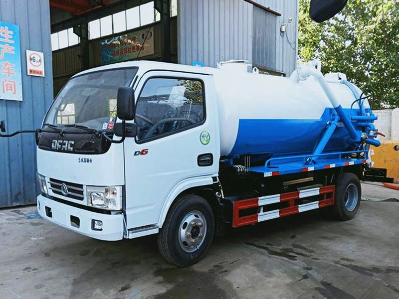 東風(fēng)大型小型高壓清洗吸污兩用一體車(chē)