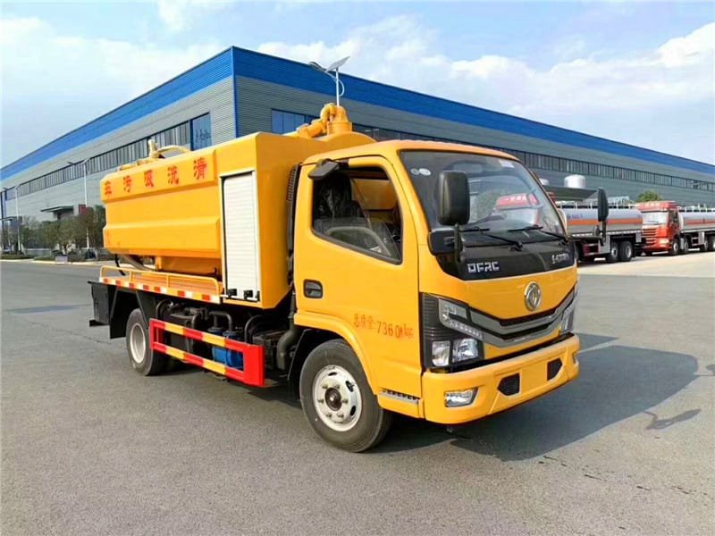 國六小多利卡6方清洗吸污車