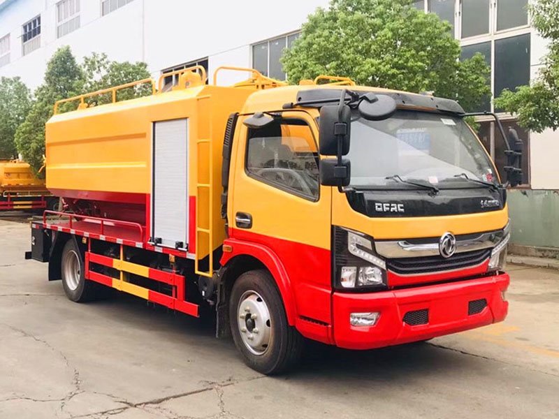 10方東風(fēng)大多利卡方罐清洗吸污車