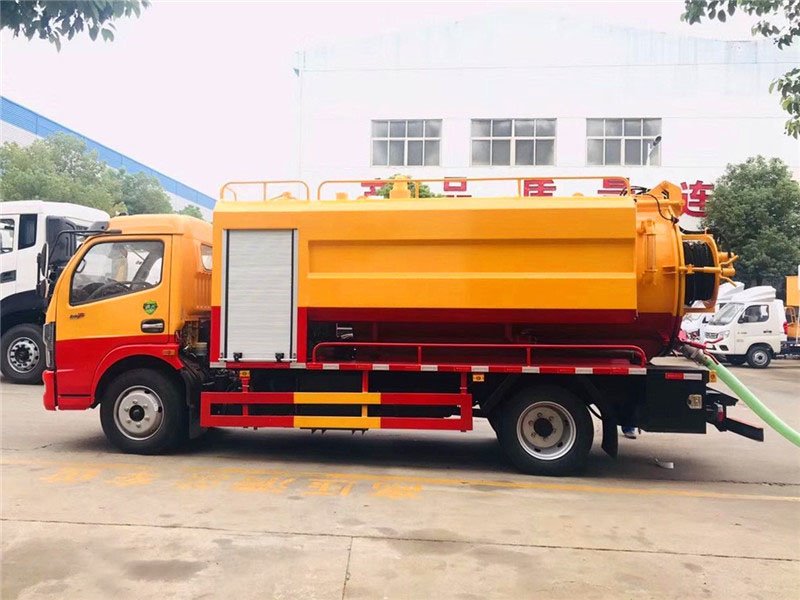 10方東風(fēng)大多利卡方罐清洗吸污車