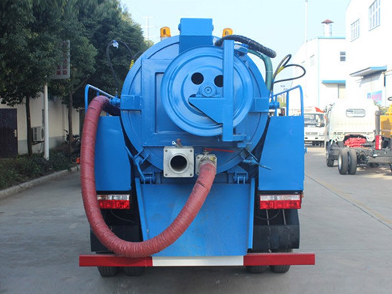 藍牌東風小多利卡清洗吸污車