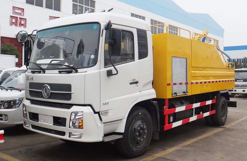 12方東風(fēng)天錦清洗吸污車