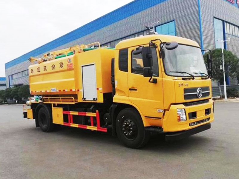 藍(lán)牌清洗吸污兩用車(chē)的價(jià)格
