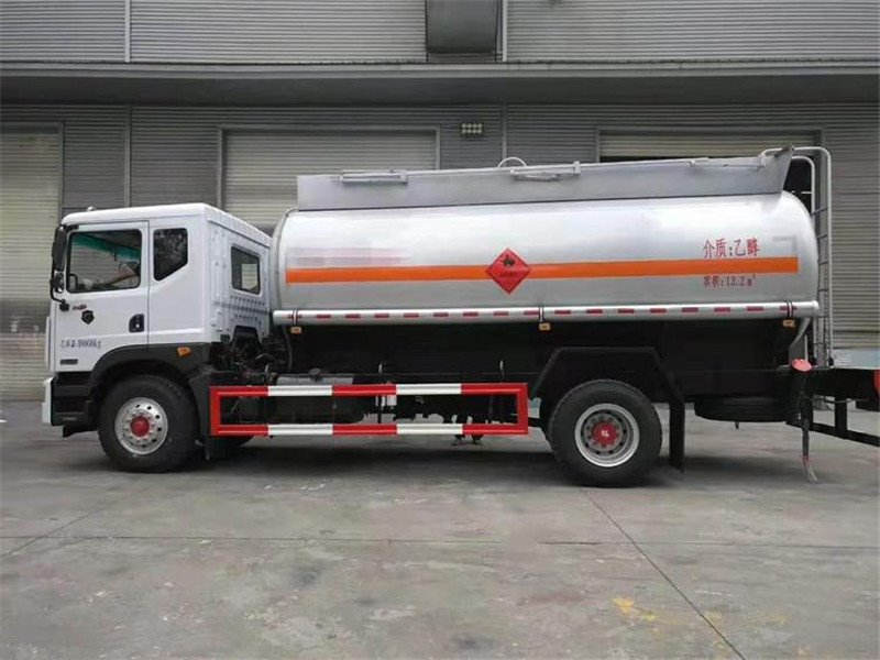 天錦易燃液體罐式運(yùn)輸車