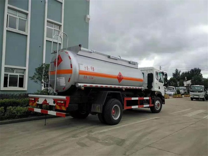 天錦易燃液體罐式運(yùn)輸車