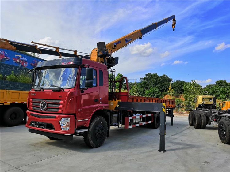 徐工吊車(chē)跟三一吊車(chē)哪個(gè)質(zhì)量好