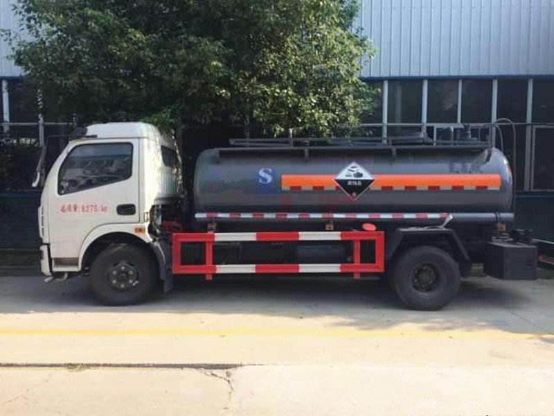 腐蝕性物品罐式運(yùn)輸車使用方法