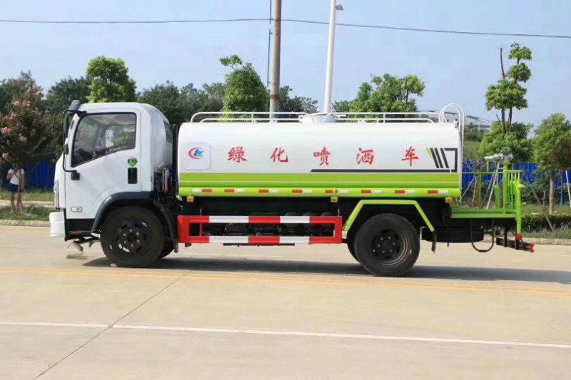 東風(fēng)福瑞卡10方環(huán)衛(wèi)灑水車廠家直銷性價(jià)比好