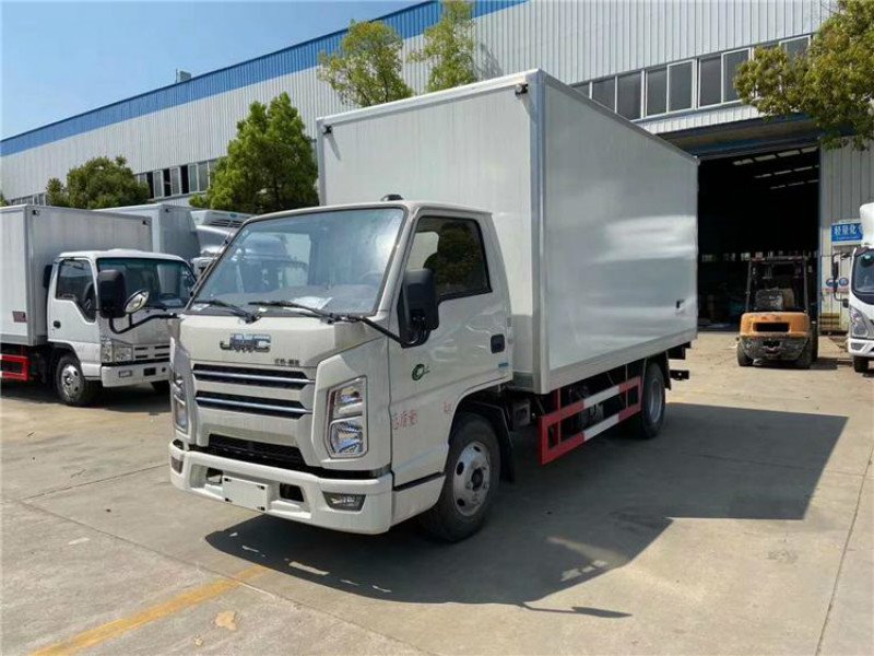 肉鉤專用的國(guó)六冷藏車