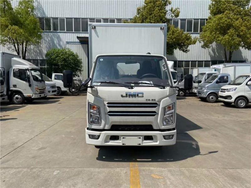 肉鉤專用的國(guó)六冷藏車