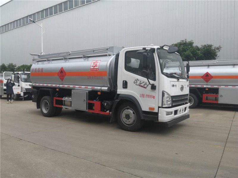 解放J6單橋17方加油車享廠家內(nèi)部優(yōu)惠價(jià)