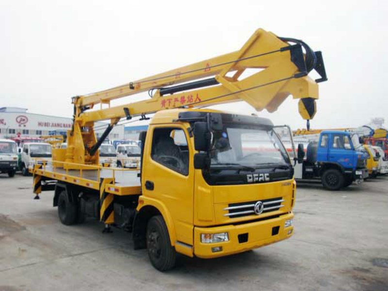 想賺錢(qián)就選東風(fēng)多利卡18米高空作業(yè)車(chē)