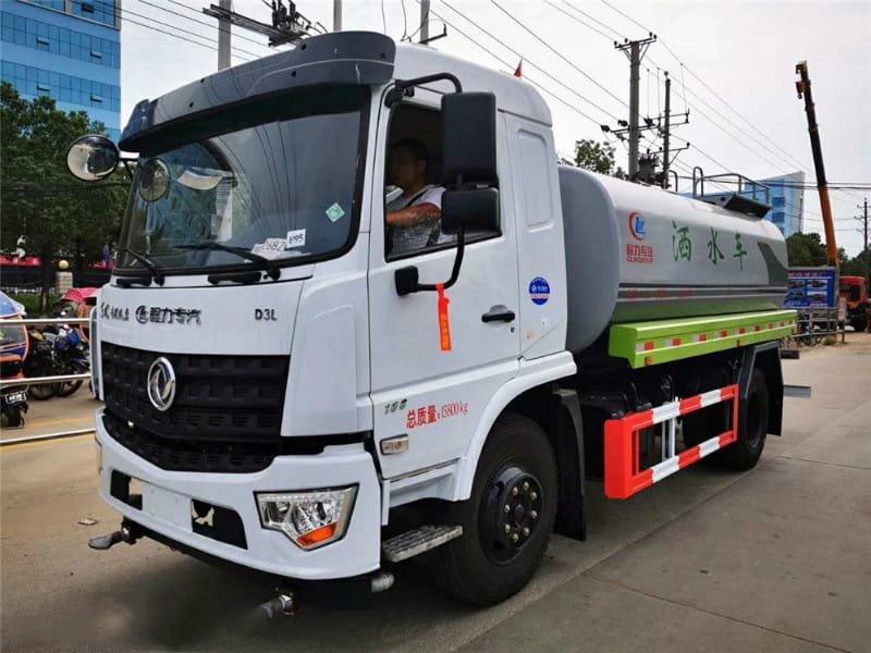 東風(fēng)專底14噸灑水車廠家報價