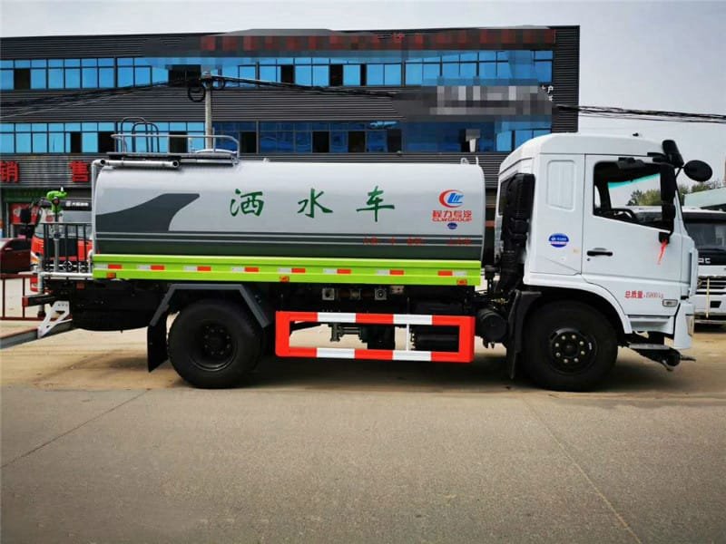 東風(fēng)專底14噸灑水車廠家報價