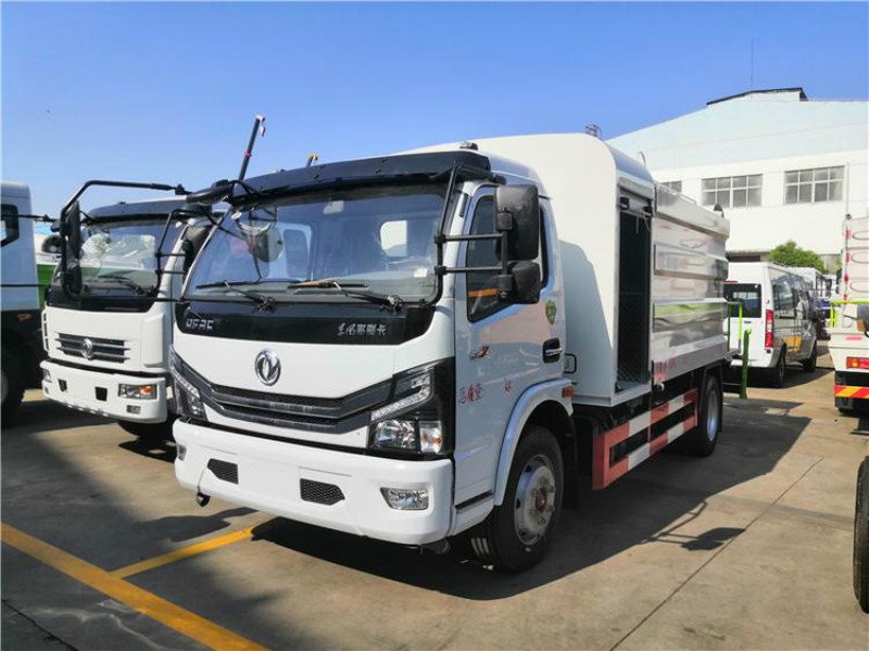 東風(fēng)小多利卡8方霧炮車 知名品牌 性能強(qiáng)