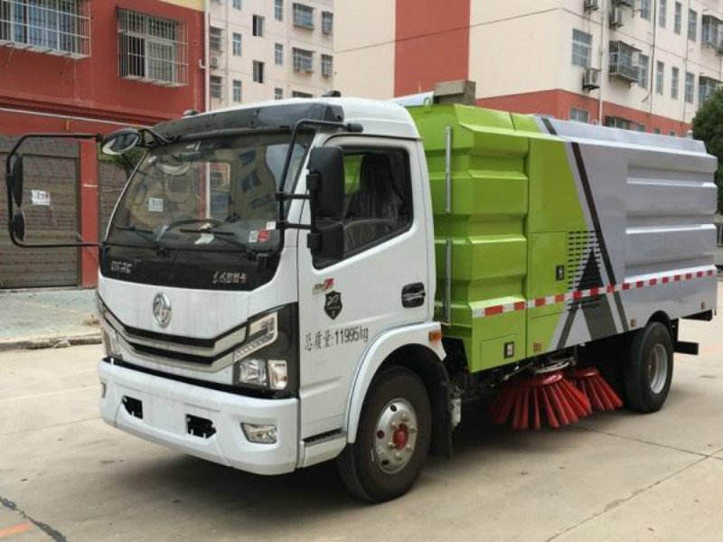掃地車就選東風(fēng)多利卡8噸洗掃車 廠家直接報價