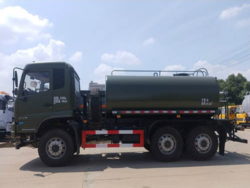 越野灑水車多少錢