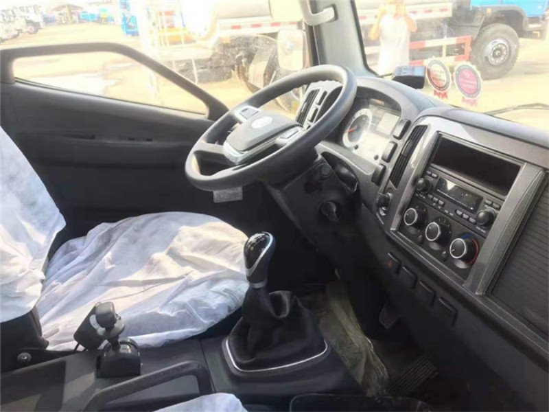 藍牌國六解放J6F冷藏車配備介紹