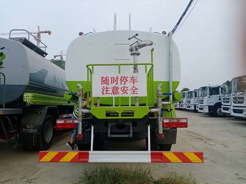 東風多利卡10噸綠化灑水車