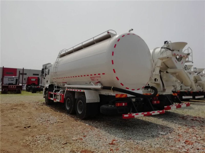 陜汽德龍輕量化散裝水泥車