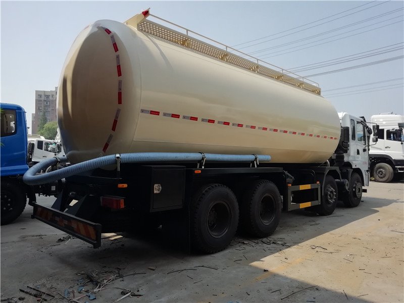 前四后八散裝水泥車(chē)多少錢(qián)