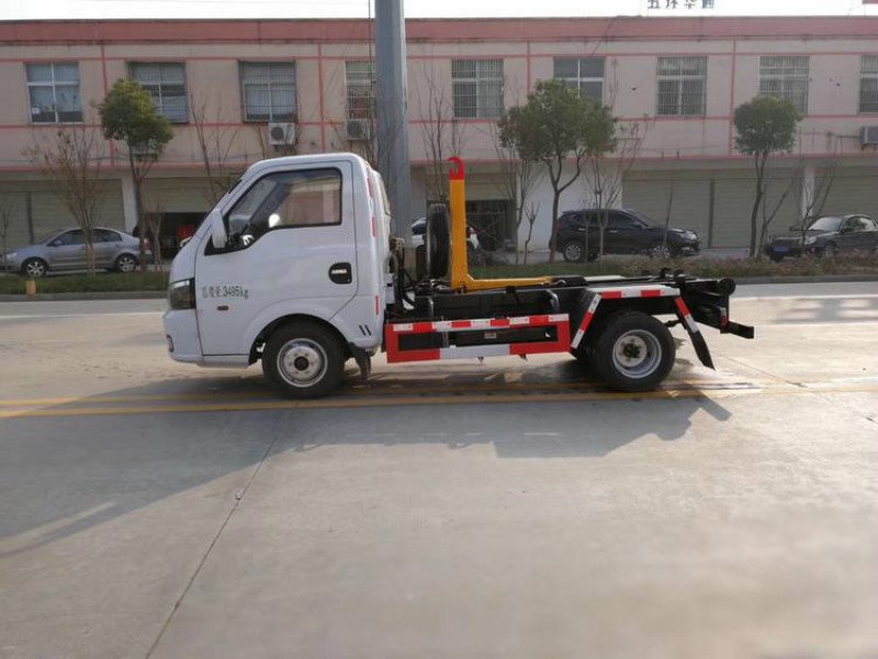 程力國(guó)六3方東風(fēng)途逸勾臂垃圾車