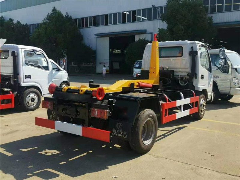 凱馬4方勾臂垃圾車國慶大放價(jià)