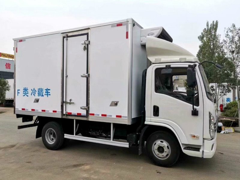 陜汽德龍K3000國(guó)六冷藏運(yùn)輸車(chē)現(xiàn)車(chē)出售
