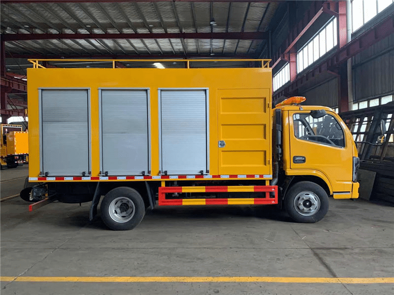 小多利卡吸污凈化車