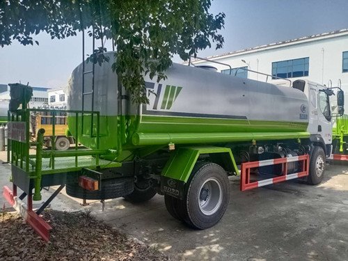柳汽L3國(guó)六灑水車底盤配
